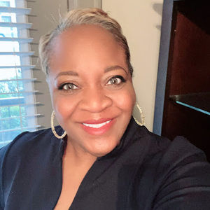 Meet your Posher, Evona